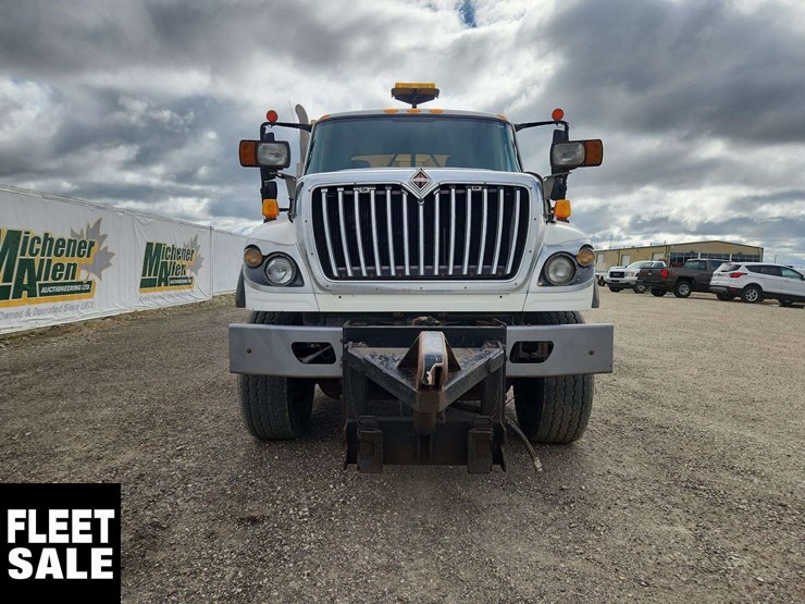 international-workstar-7500-image-9
