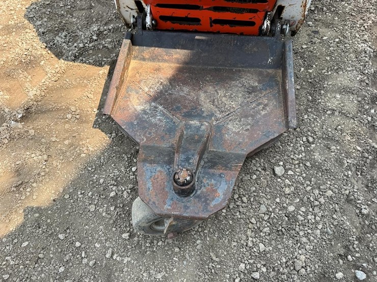 2015-bobcat-mt55-image-16