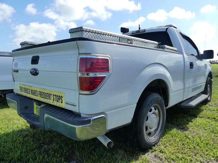 2014-ford-f150-xl-image-3