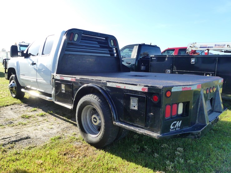 2011-chevrolet-3500hd-image-4