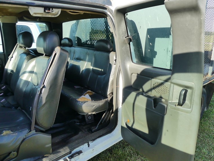 2005-gmc-3500-image-11