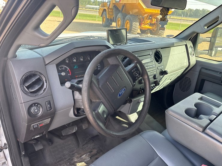 2016-ford-f550-image-36