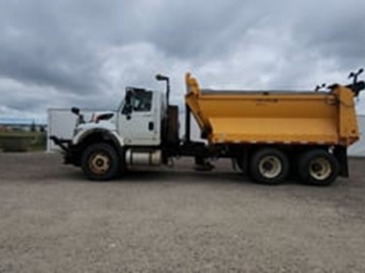 international-workstar-7500-image-5