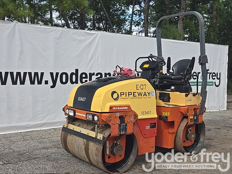 2010-dynapac-cc1200-image-1