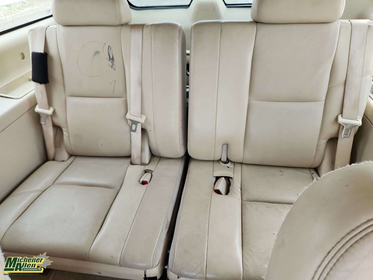 cadillac-escalade-esv-image-18