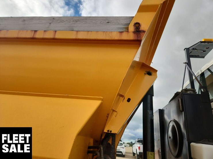 international-workstar-7500-image-35