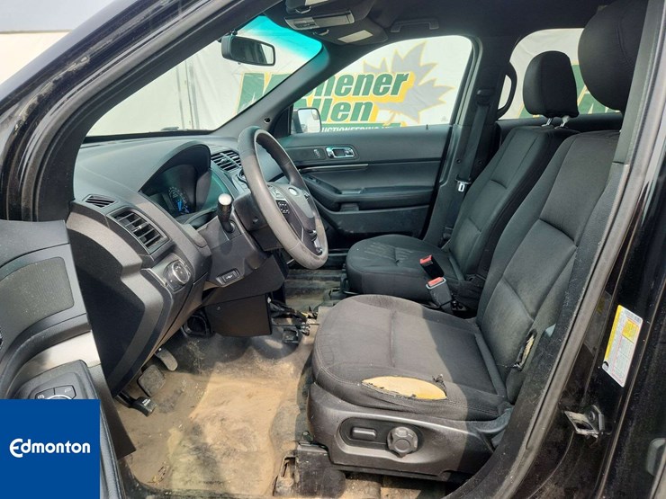 2016-ford-explorer-image-21