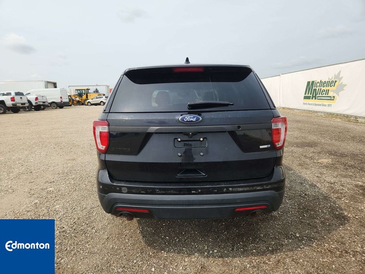 2016-ford-explorer-image-6