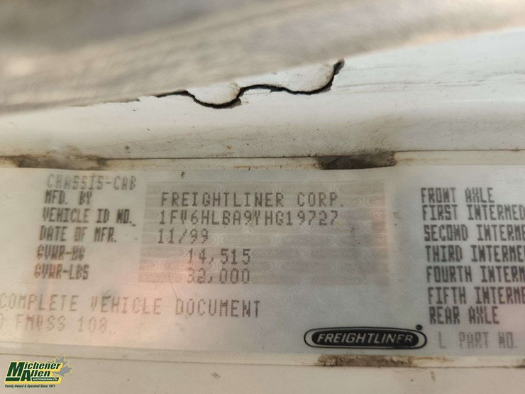 2000-freightliner-fl70-image-45