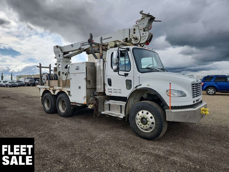 2013-freightliner-m2-106-image-2