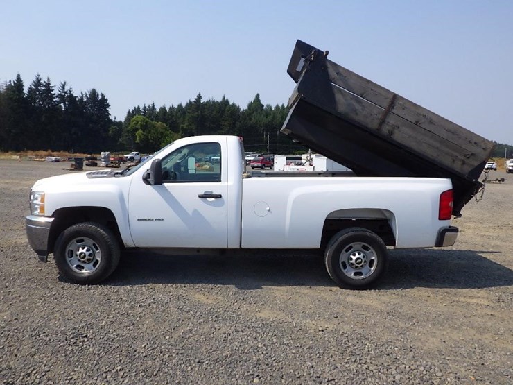 2013-chevrolet-2500-image-2