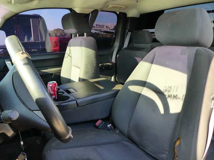 2011-chevrolet-3500hd-image-12