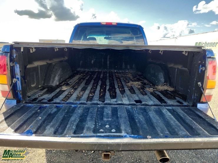 2003-gmc-sierra-2500-image-19