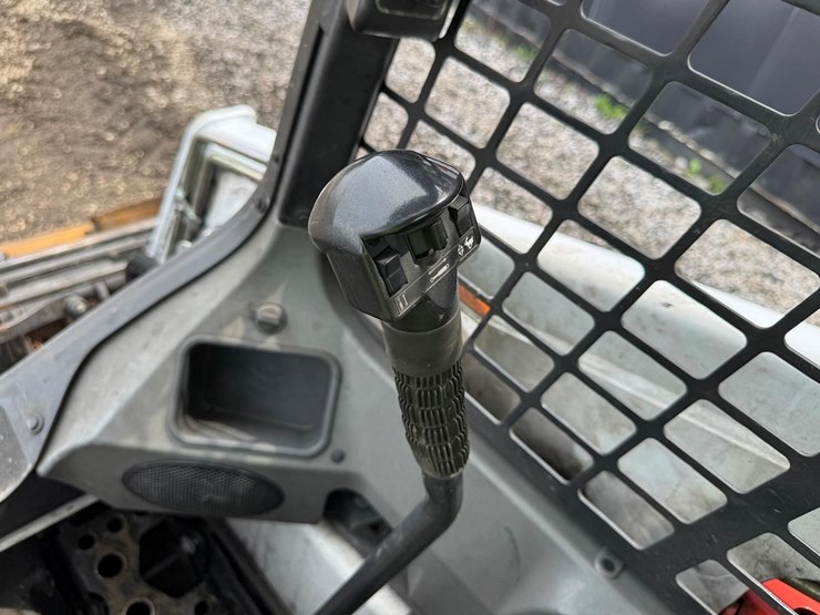 2019-bobcat-s450-image-21