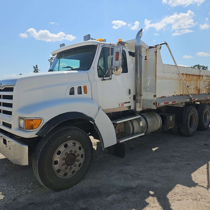 2000 STERLING LT9511