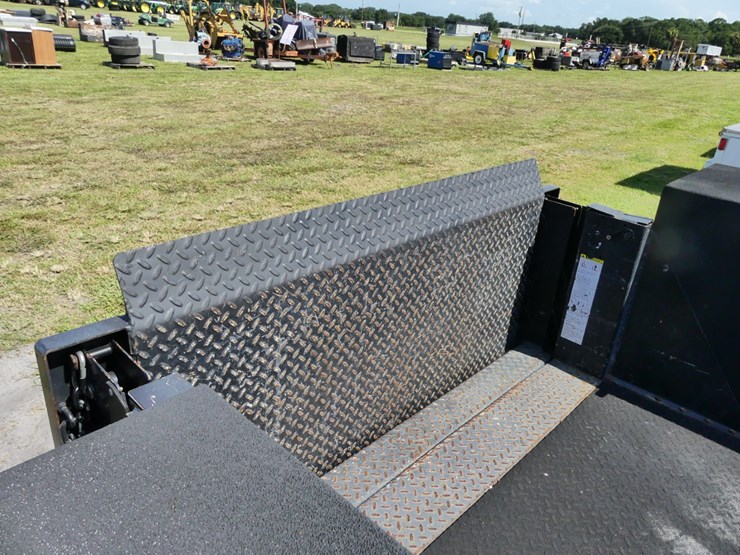 2015-ford-f350-xl-image-10