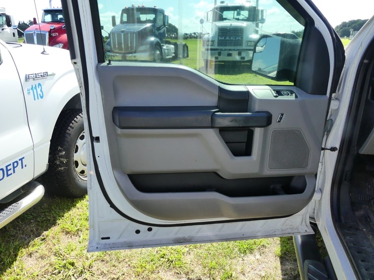 2016-ford-f150-xl-image-16