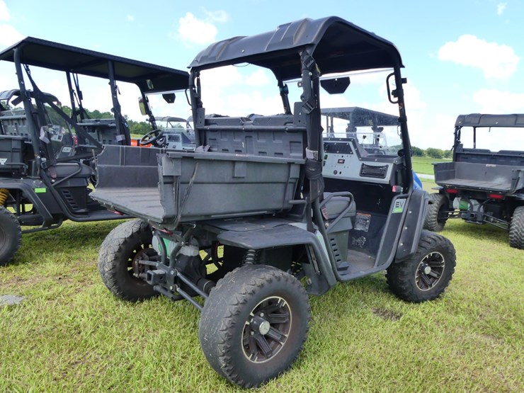 2022-landmaster-ev-image-3
