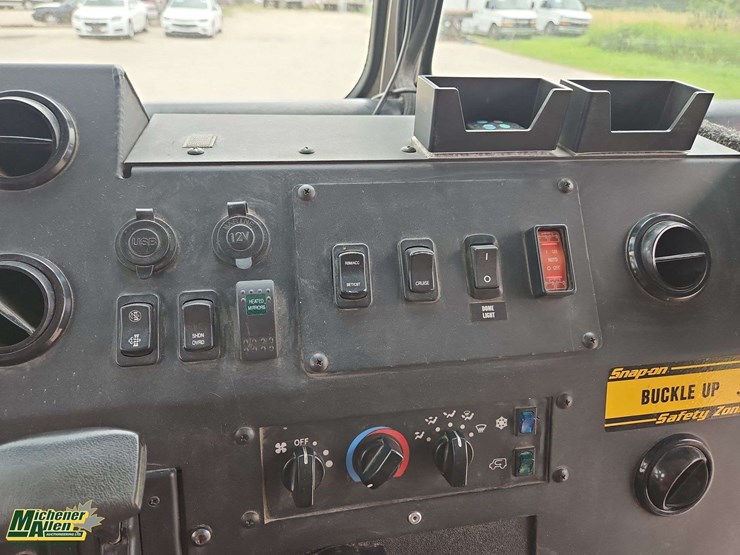 2016-freightliner-mt45-image-19