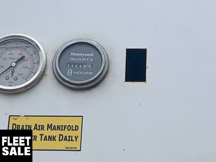 freightliner-m2-106-image-12