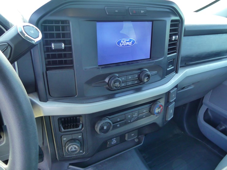 2021-ford-f150-xl-image-14