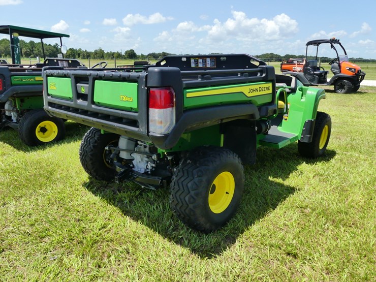 2024-john-deere-gator-image-3