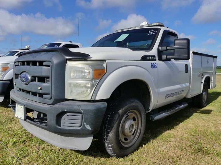 2014-ford-f250-xl-image-1