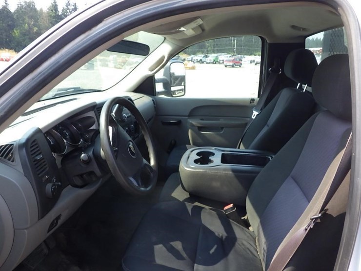 2013-chevrolet-2500-image-27
