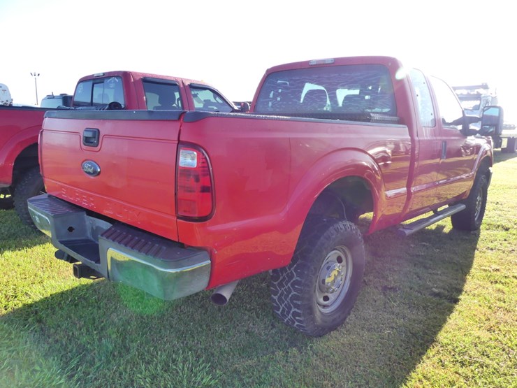 2016-ford-f250-xl-image-3