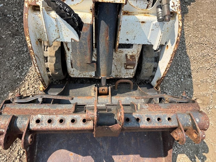 2015-bobcat-mt55-image-10