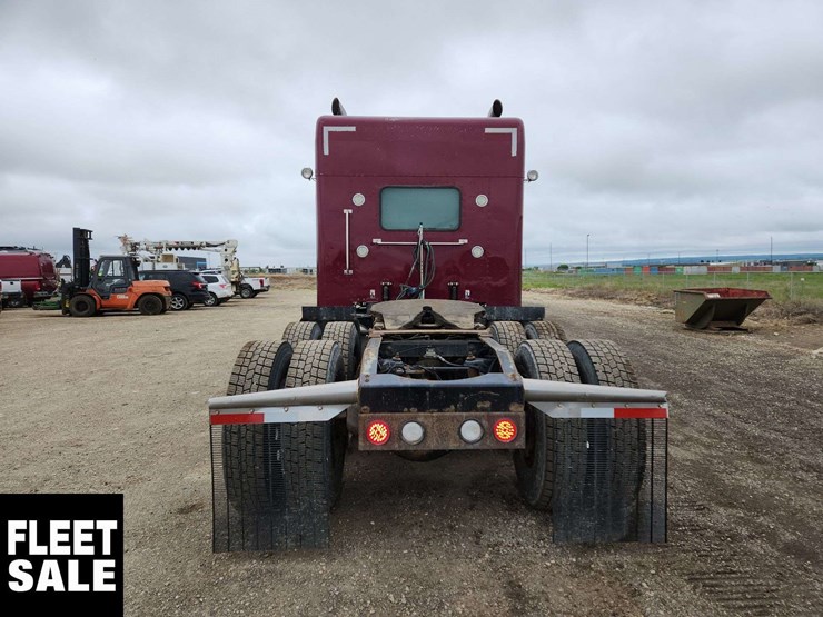 2017-peterbilt-389-image-7