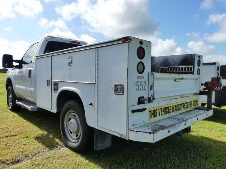 2011-ford-f250-xl-image-4