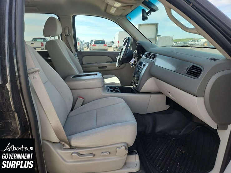 2008-chevrolet-tahoe-image-16