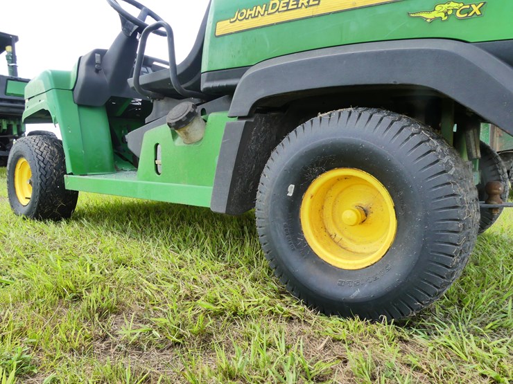 john-deere-gator-image-5