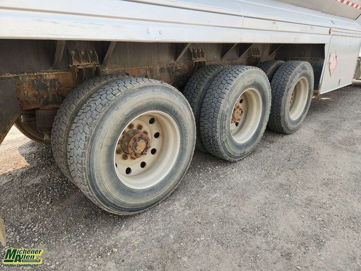 2006-peterbilt-378-image-25