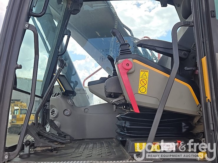 2019-volvo-ec300el-image-66