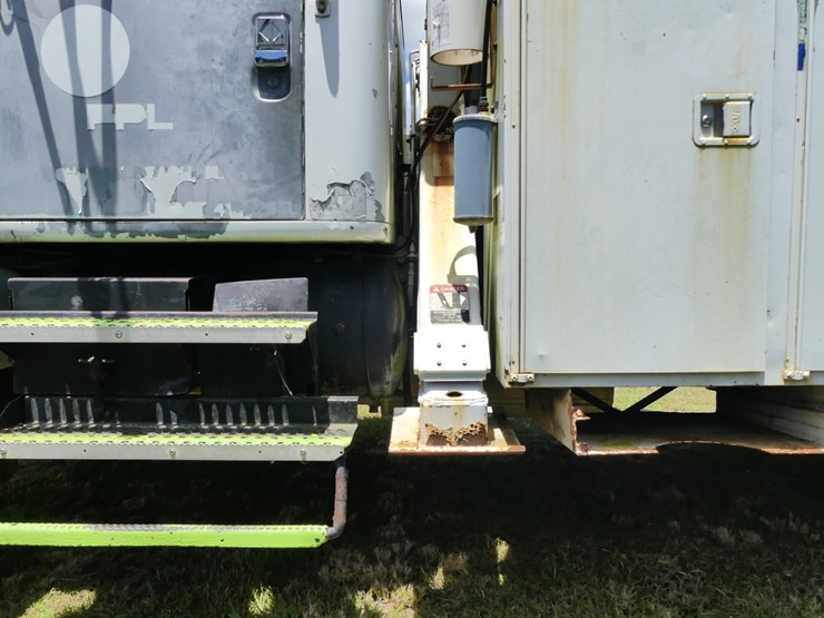 2001-international-4800-image-13