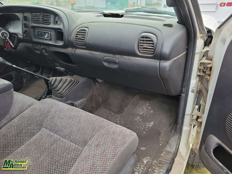 2001-dodge-ram-1500-image-31