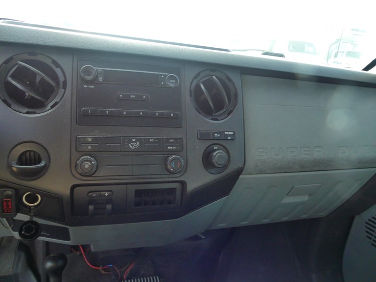 2011-ford-f250-xl-image-12