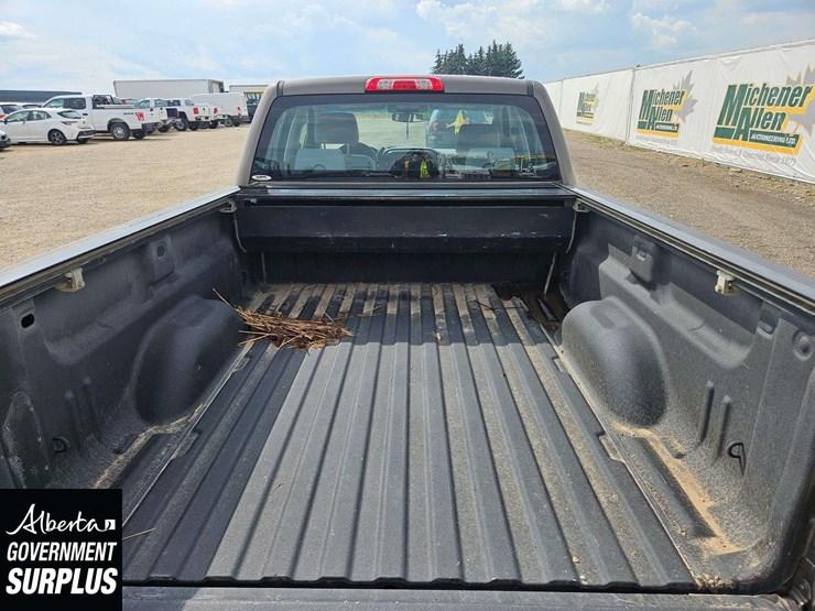 2015-chevrolet-silverado-1500-image-18