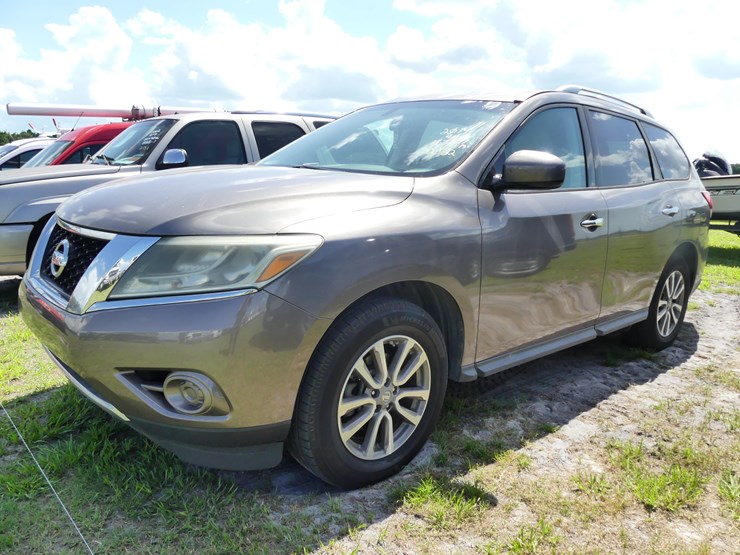 2014-nissan-pathfinder-image-1