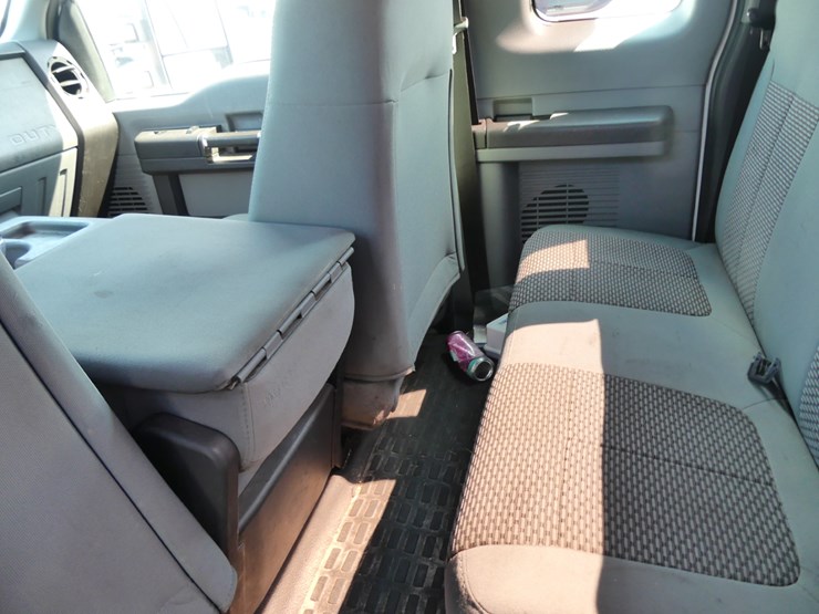 2011-ford-f250-xl-image-12