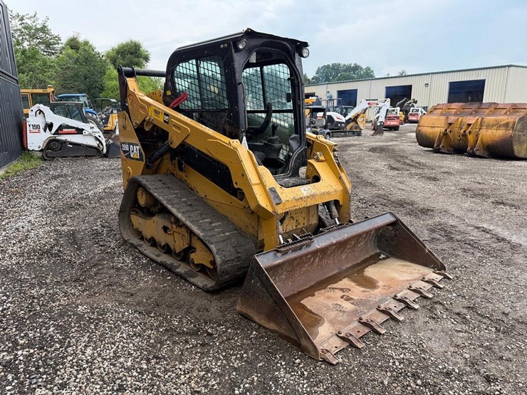 2016-caterpillar-259d-image-6