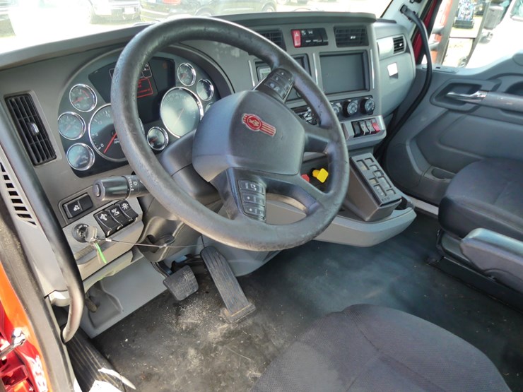 2018-kenworth-t680-image-14