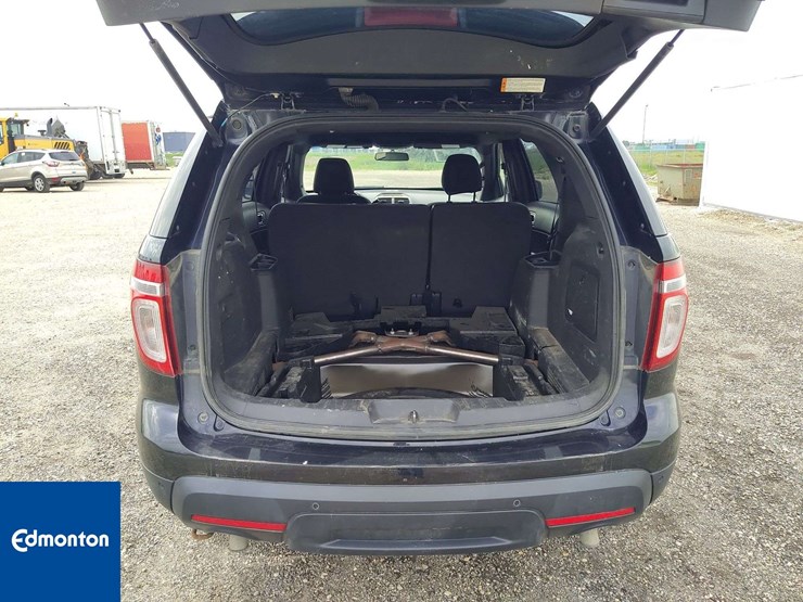 2014-ford-explorer-image-24