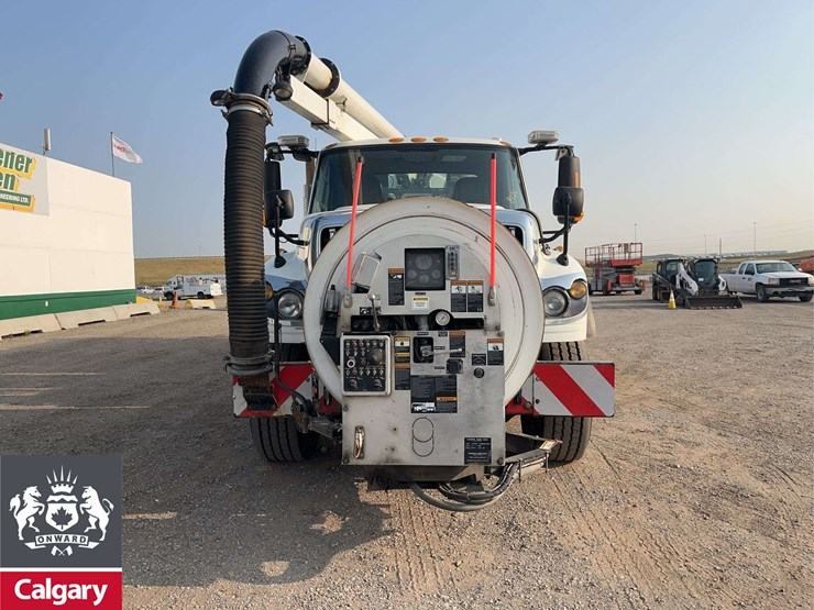 international-workstar-7500-image-9