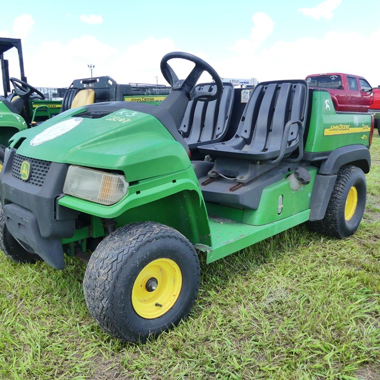 JOHN DEERE GATOR