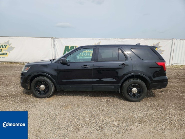 2016-ford-explorer-image-5