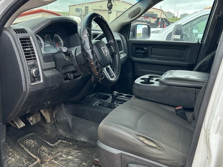 2018-ram-2500-tradesman-image-13