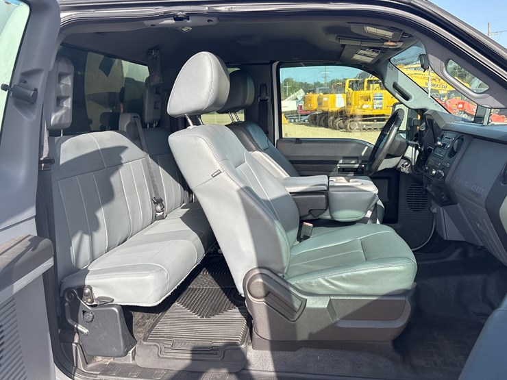 2016-ford-f550-image-34
